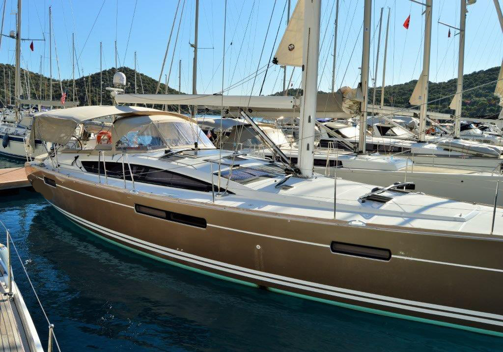 yachts-630-a7e3b8ff-3c9b-4d17-a385-20cf47ea5600.jpg