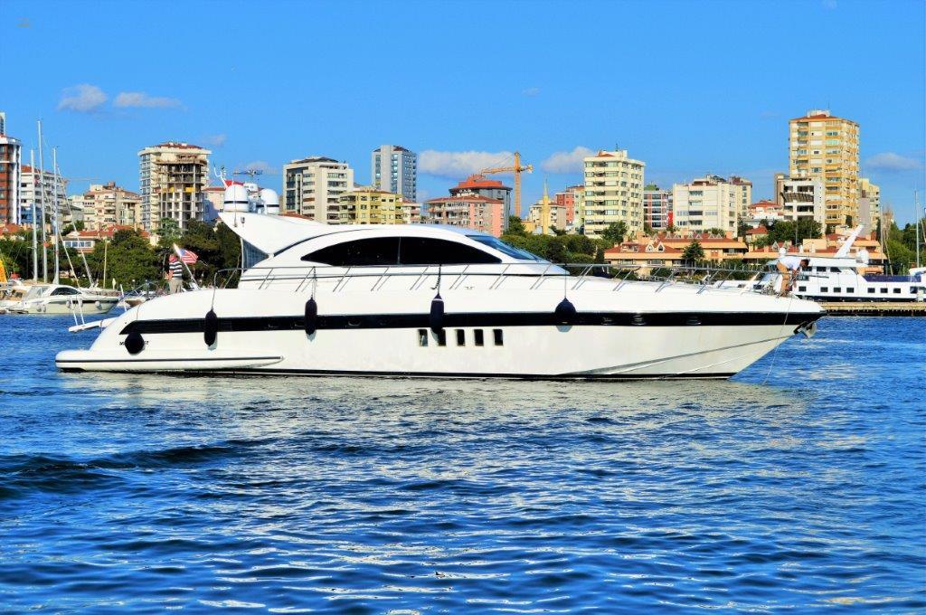 yachts-670-96a664f5-b690-467a-a812-650978a9944a.jpg