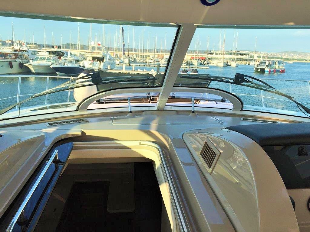 yachts-908-724c3078-fd99-445d-ba7a-6a3650135b47.jpg