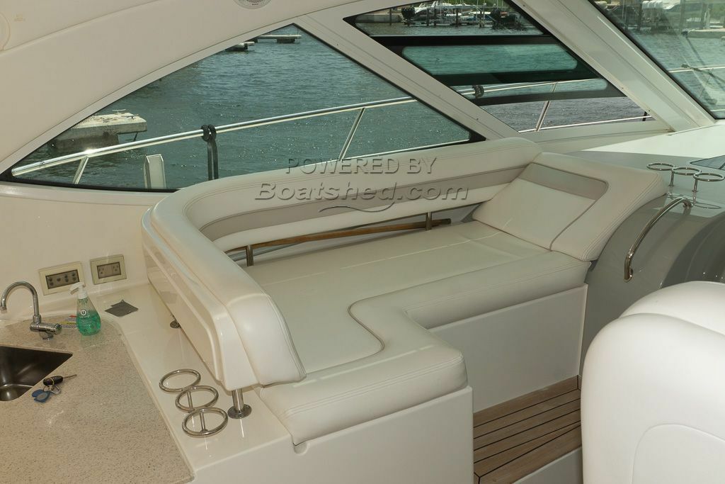 Sea Ray 470 Sundancer Express Cruiser - Cockpit