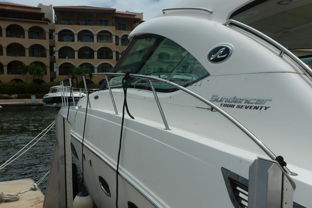 Sea Ray 470 Sundancer Express Cruiser - Exterior