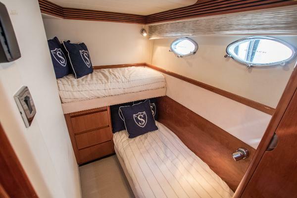 Princess V65 Twin Guest Cabin