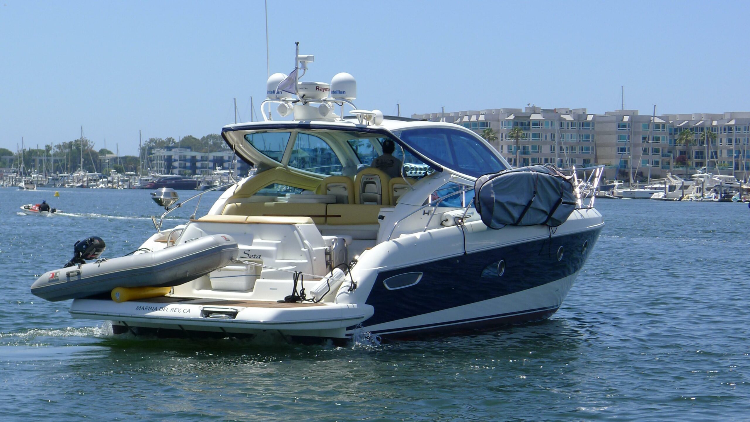 yachts-98585-379164_2.jpg