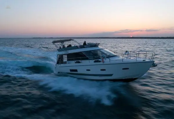 Sealine F42