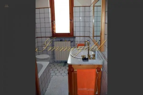 properties-2090-8c19cc76beba9e1bde62ee6d5f239ecefb26b05c.webp