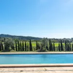 Großer Pool mit Ausblick und...