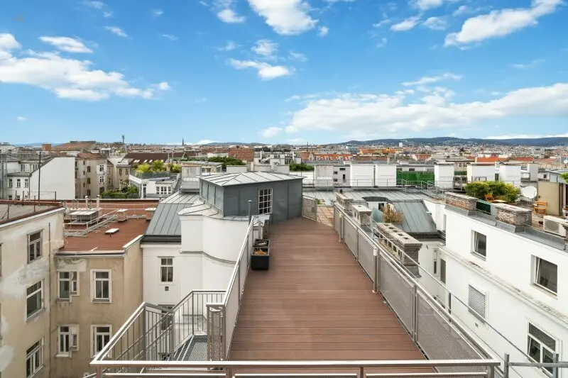 Großzügige 3-Zimmer Maisonette-Wohnung mit Terrasse im Herzen von Neubau!