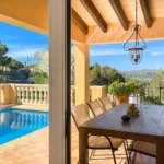 Poolterrasse mit Ausblick