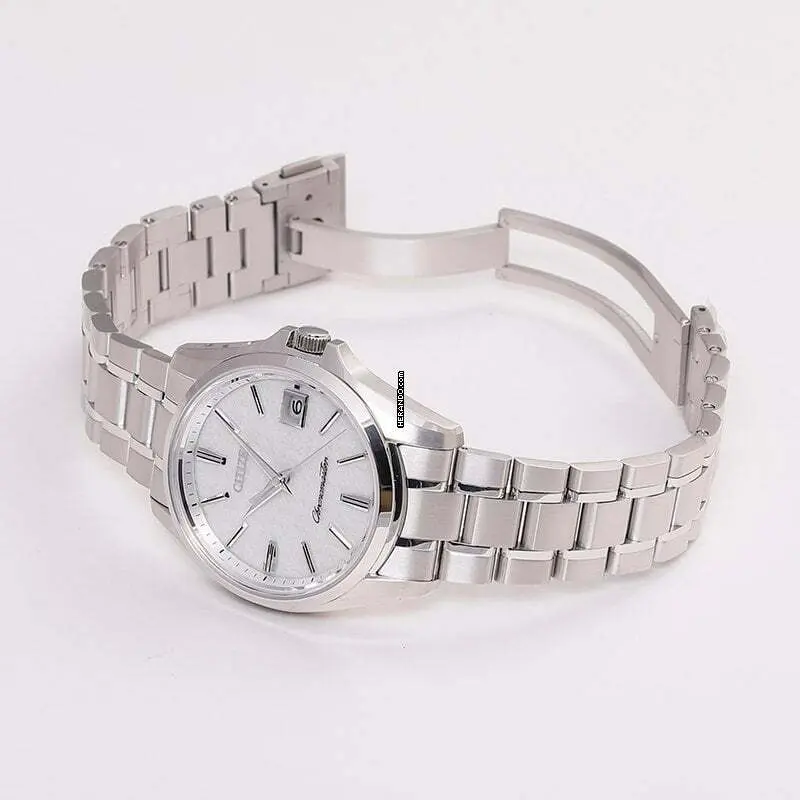 watches-115659-8330601-i5474kk019tj59nrv81nngze-ExtraLarge.webp