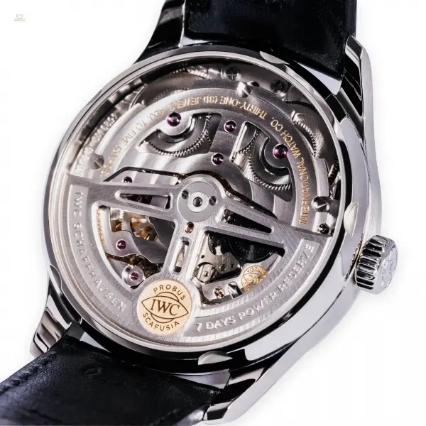 watches-173256-IWC_Portugieser_Automatik_Ruckansicht.webp