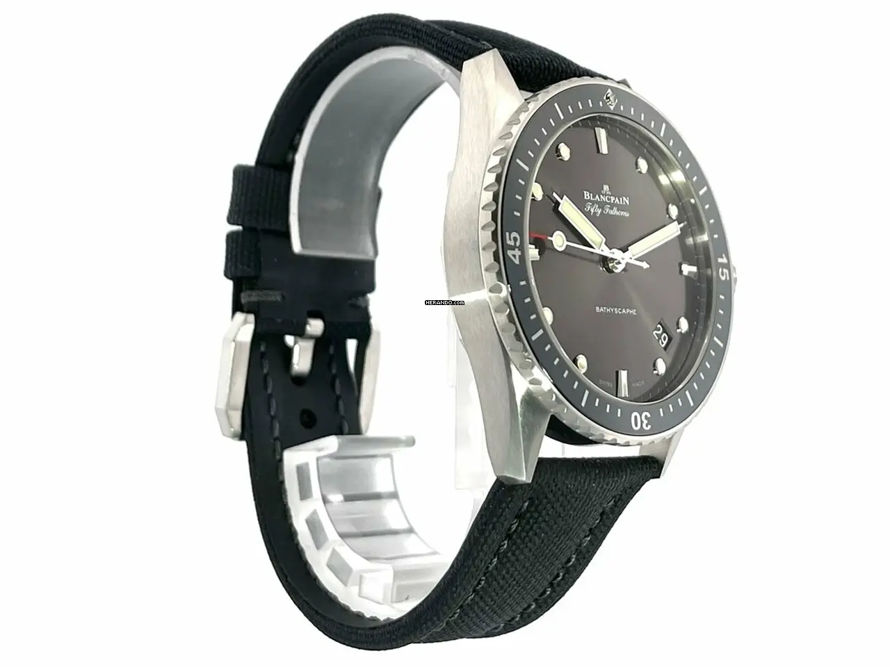 watches-181732-13205044-y9aimaymqm128t81suetdfs5-ExtraLarge.webp