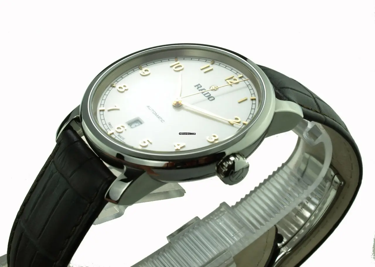 watches-204754-15581851-q8e3efy0xovrkborhkffd310-ExtraLarge.webp