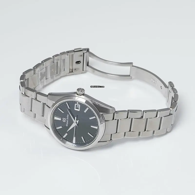 watches-212590-16223249-nmpudfcxjcozn96sekq6vb40-ExtraLarge.webp