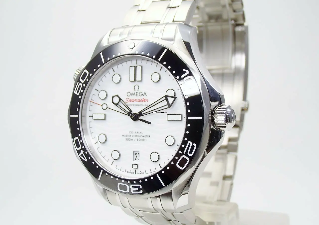 watches-232842-18126925-5pfcfxva6npoc0r1mpluux44-ExtraLarge.webp