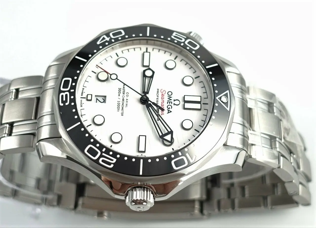 watches-243044-19018743-b5bw091mlqvg1q0kecchc0ag-ExtraLarge.webp