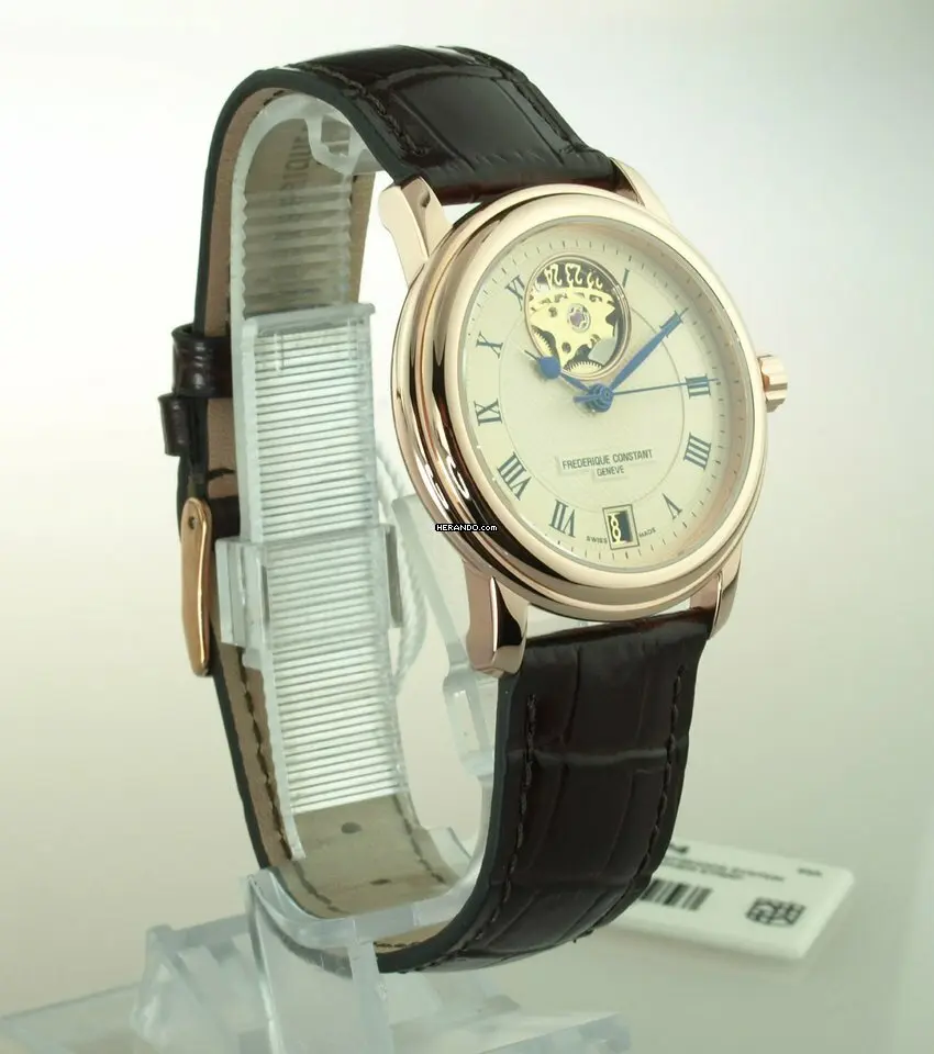 watches-256335-20267679-o2q8w6nc1wa1532i1326en5t-ExtraLarge.webp