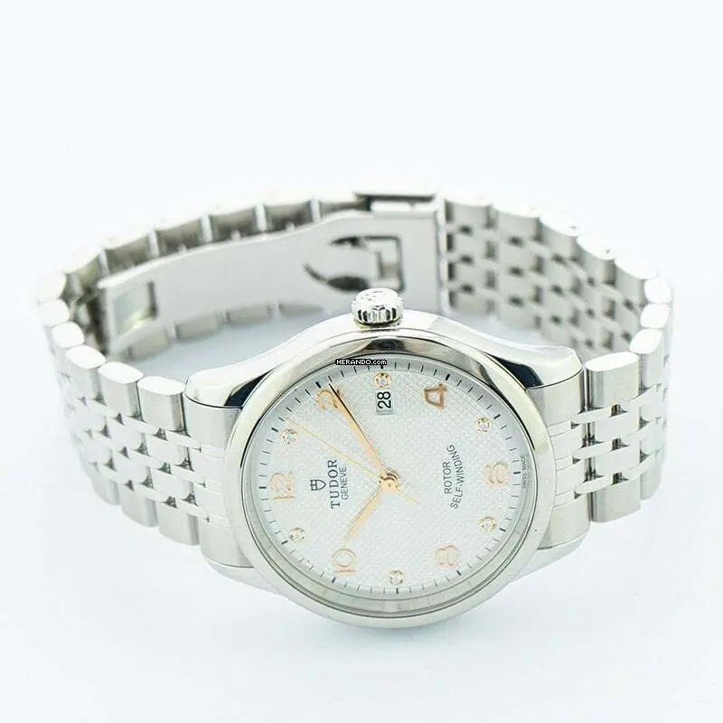 watches-265626-20992633-m02khp7a4068bii15dl6k1sl-ExtraLarge.webp