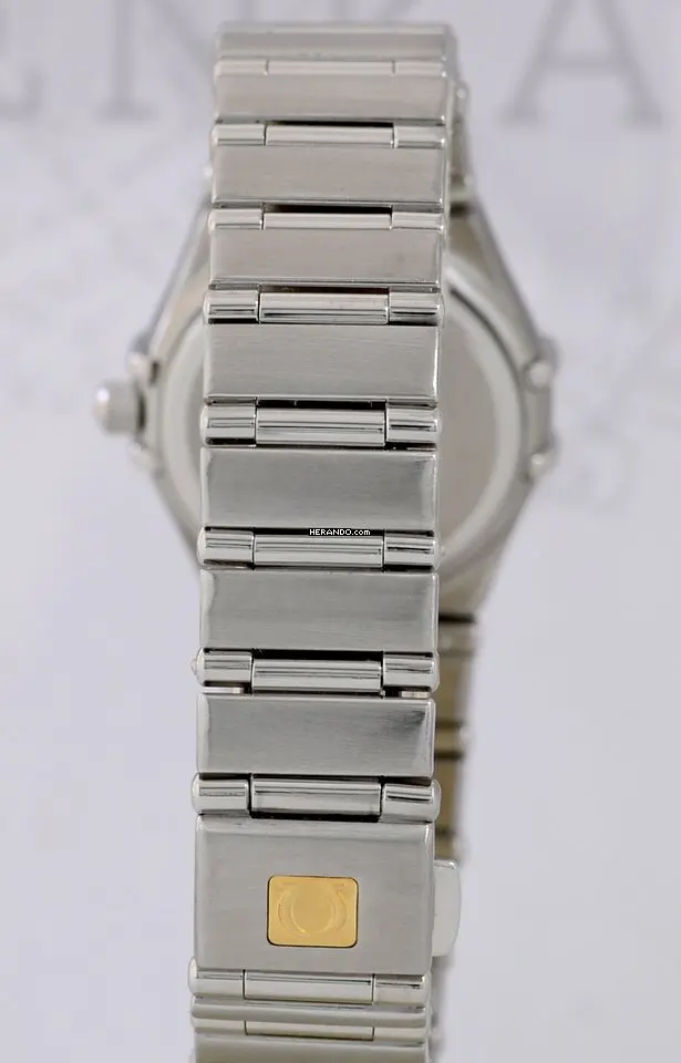 watches-270927-21607125-xizivq0a3vs1vijw5ef13aat-ExtraLarge.webp