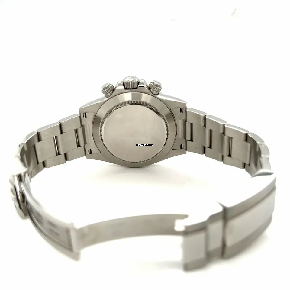 watches-287933-23174222-smpvt94096x31y757mian256-ExtraLarge.webp