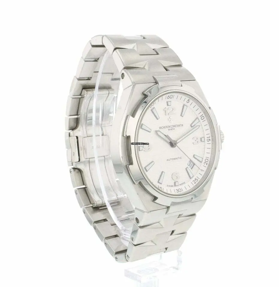 watches-289697-23538219-cbse1x8v798y2w3spzwgmm01-ExtraLarge.webp