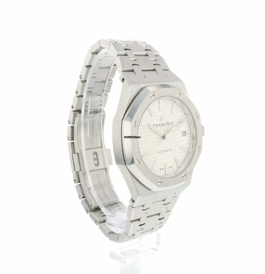 watches-290564-23818492-v4qj410cn2vch5vo97o5x672-ExtraLarge.webp