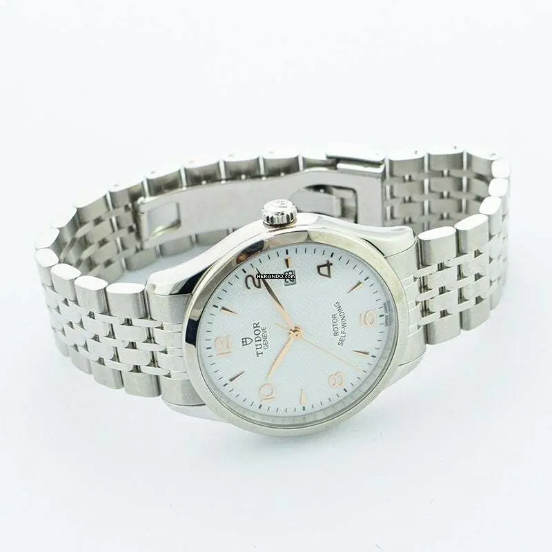 watches-297127-20992625-uz5obduae4a69aadauwicnq8-ExtraLarge.webp