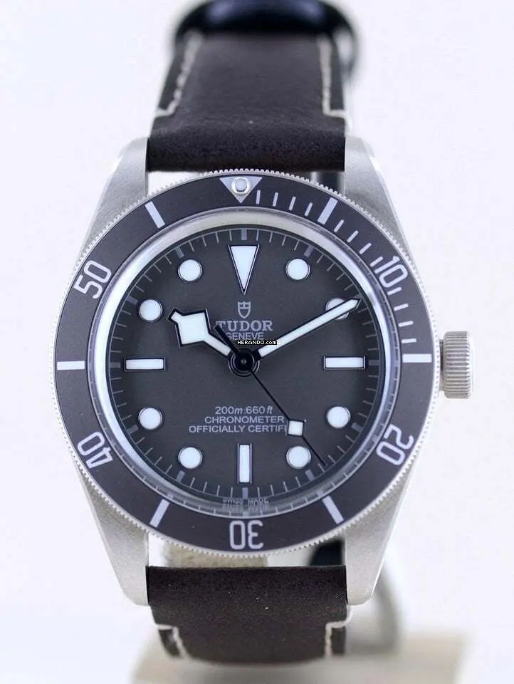 watches-299658-24982984-8w06mbp6m55to0cwa0r24s13-ExtraLarge.webp