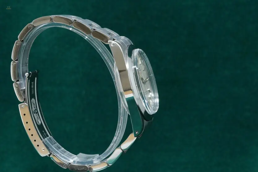 watches-302245-5milgauss_s-834x556.webp