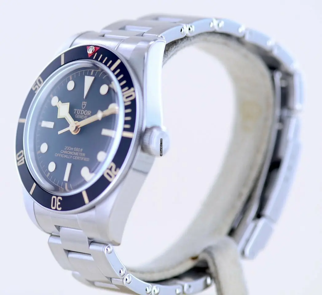 watches-302849-25304271-flt3kmll4wxd9j2rejpb898h-ExtraLarge.webp