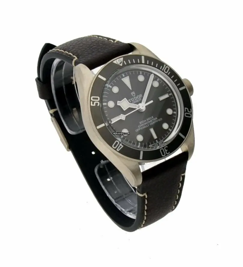 watches-303314-25370013-37kou6bpim49yubiluxsuuad-ExtraLarge.webp