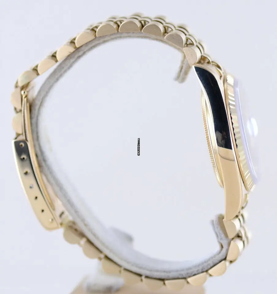 watches-303947-25476858-gw6ouzdrhu2w0078dw652ac2-ExtraLarge.webp