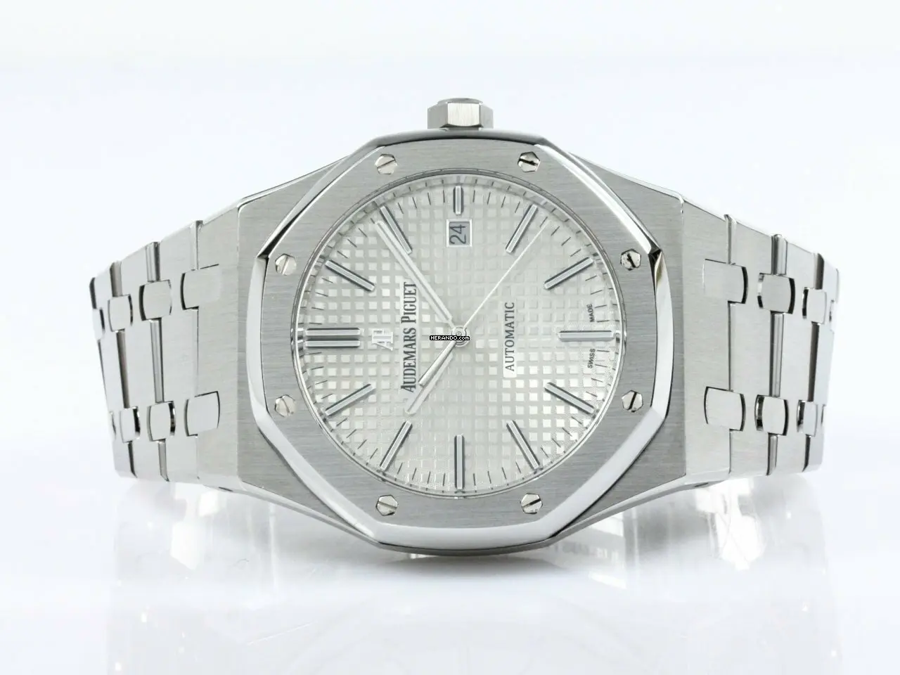 watches-304532-25554170-oxaruxvyhduczot6wl8j9slr-ExtraLarge.webp