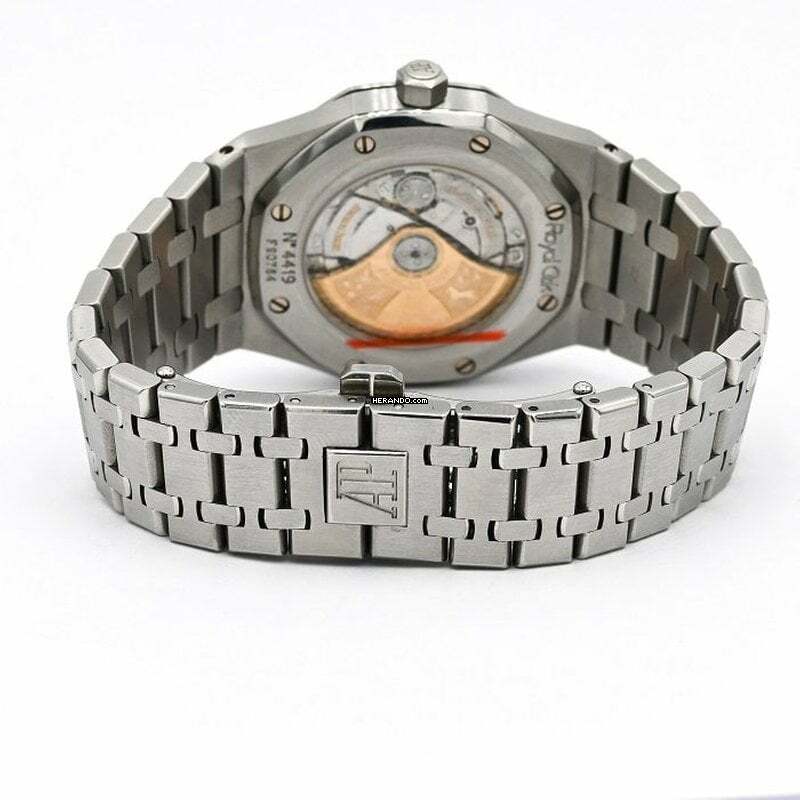 watches-310952-26392005-yip021t0y1atwfhsowtiyco7-ExtraLarge.jpg