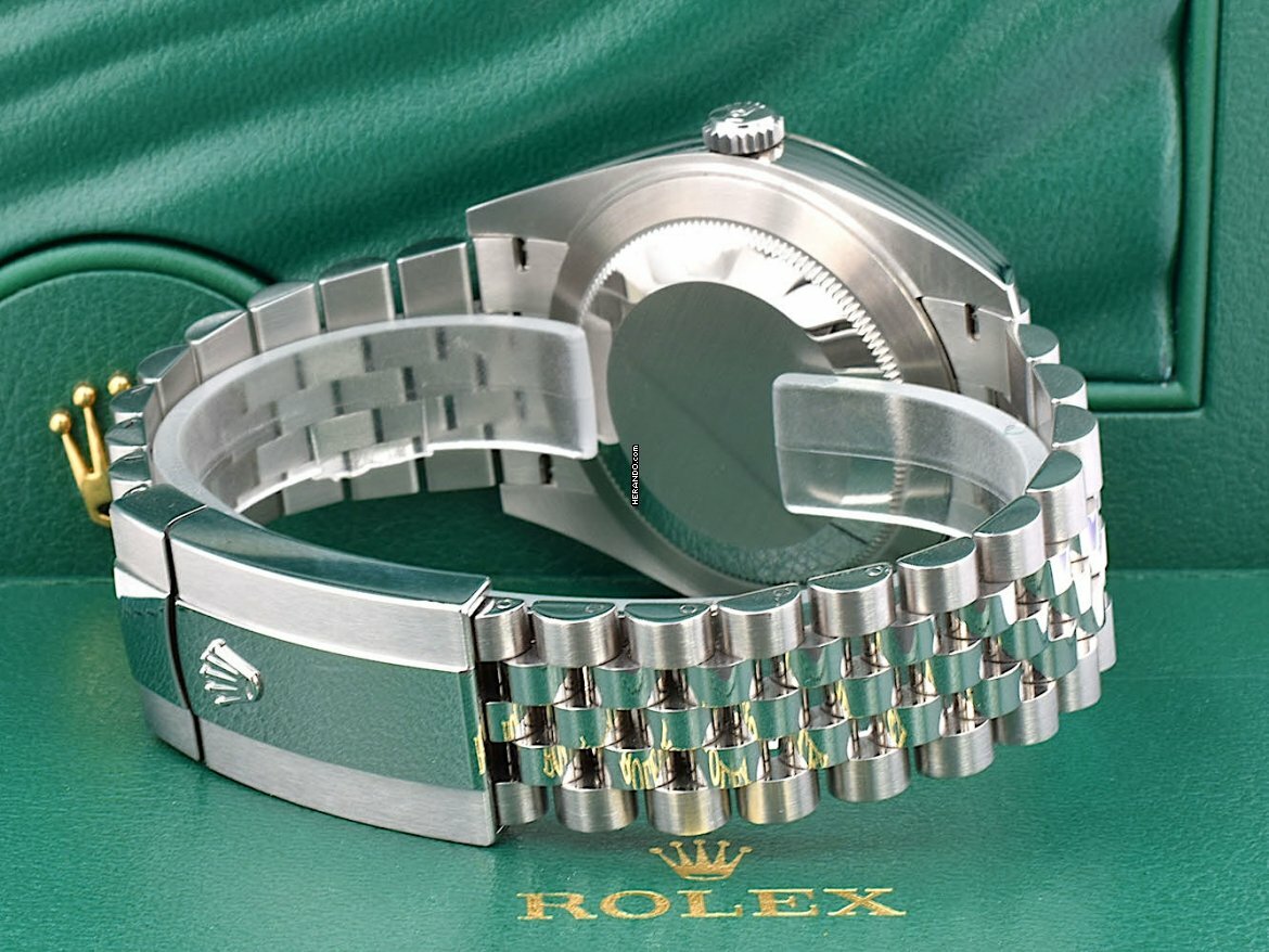 watches-313445-26735192-bkweim3ynp8uqsn78uocuwmi-ExtraLarge.jpg