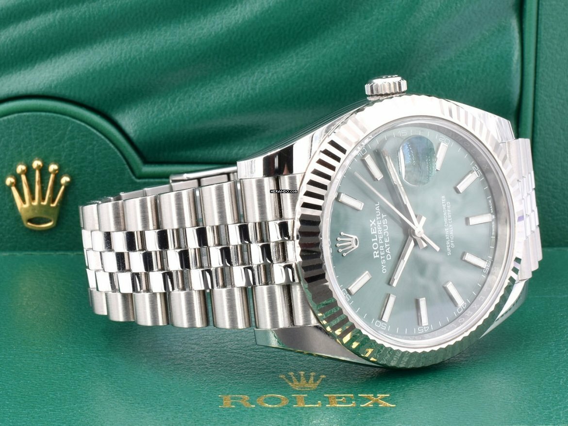 watches-313445-26735192-bs5e11xn05q9wgzsbfq87cdp-ExtraLarge.jpg