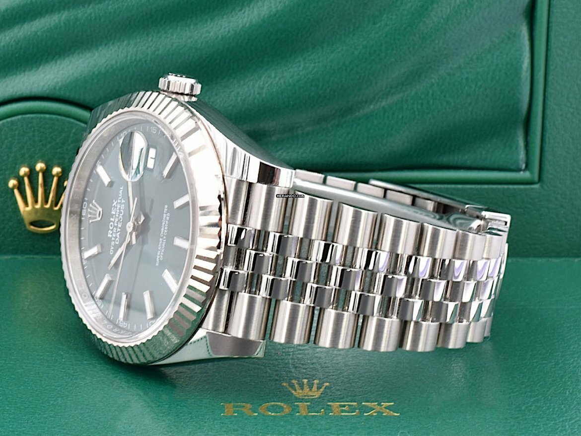 watches-313445-26735192-vaayic9wbdn2spo900jayc8y-ExtraLarge.jpg