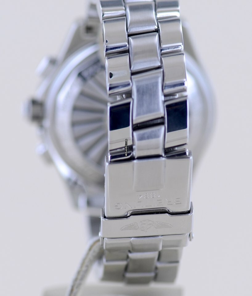 watches-321872-27620118-8800dl06s543fq73v9avynkk-ExtraLarge.jpg