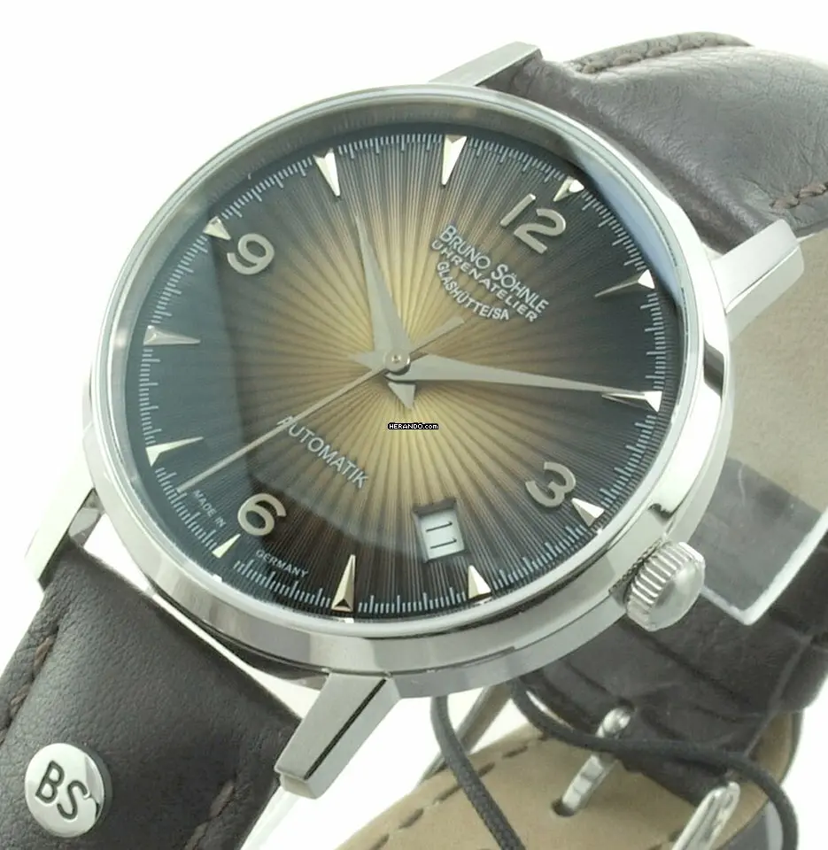 watches-328370-28408018-ujz5eg0aeg3eo7rev6xud05u-ExtraLarge.webp