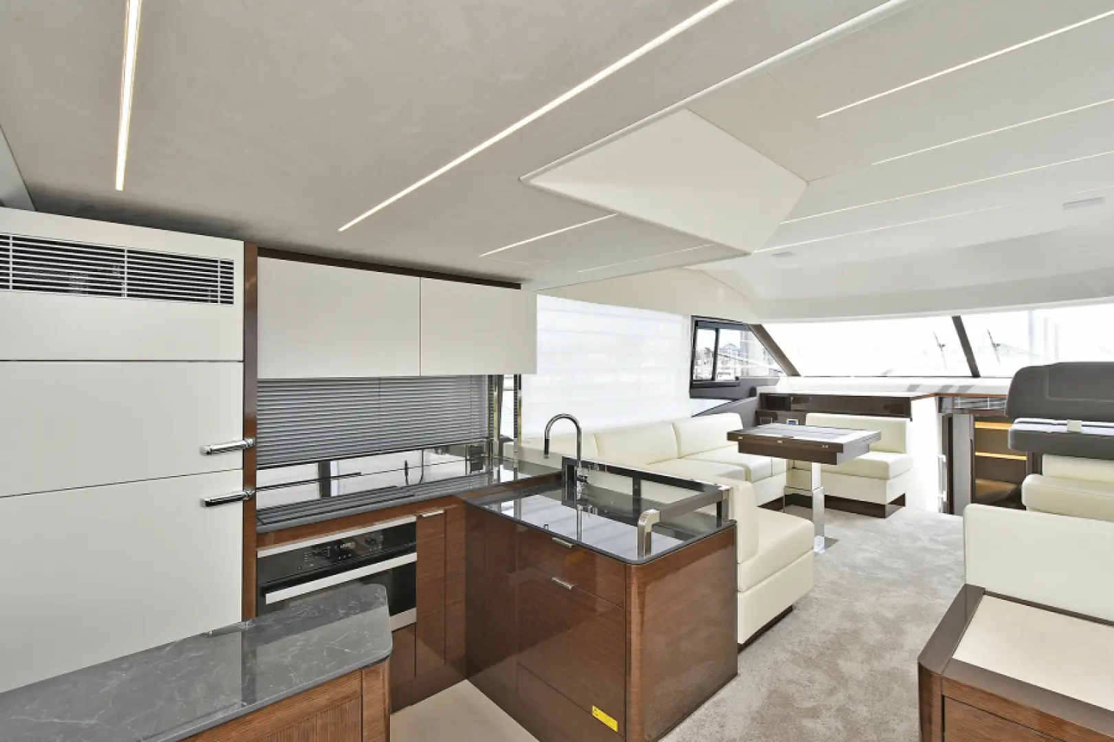 Galley/ Dinette