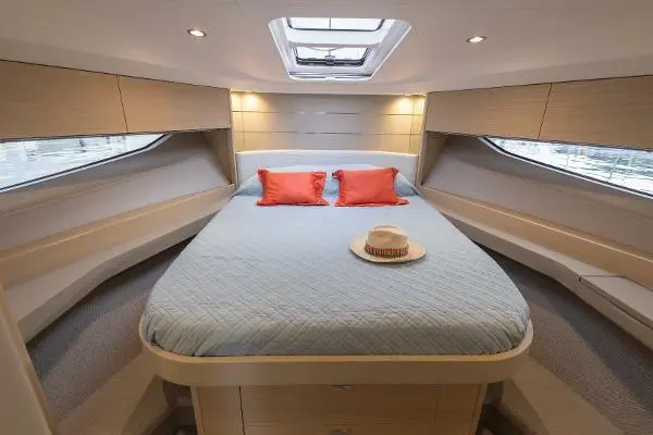 Princess V40 For Sale - Master Cabin