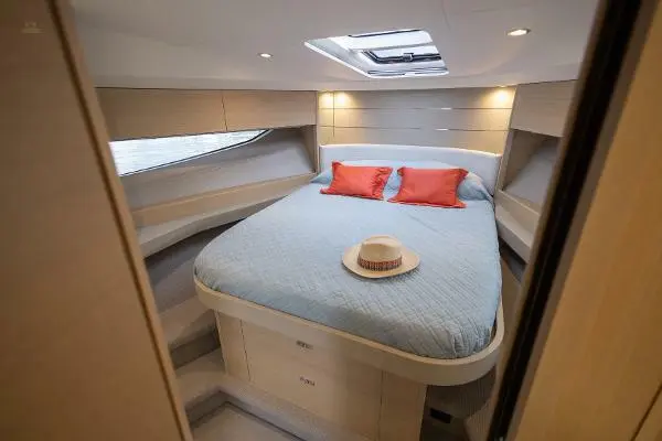 Princess V40 For Sale - Master Cabin