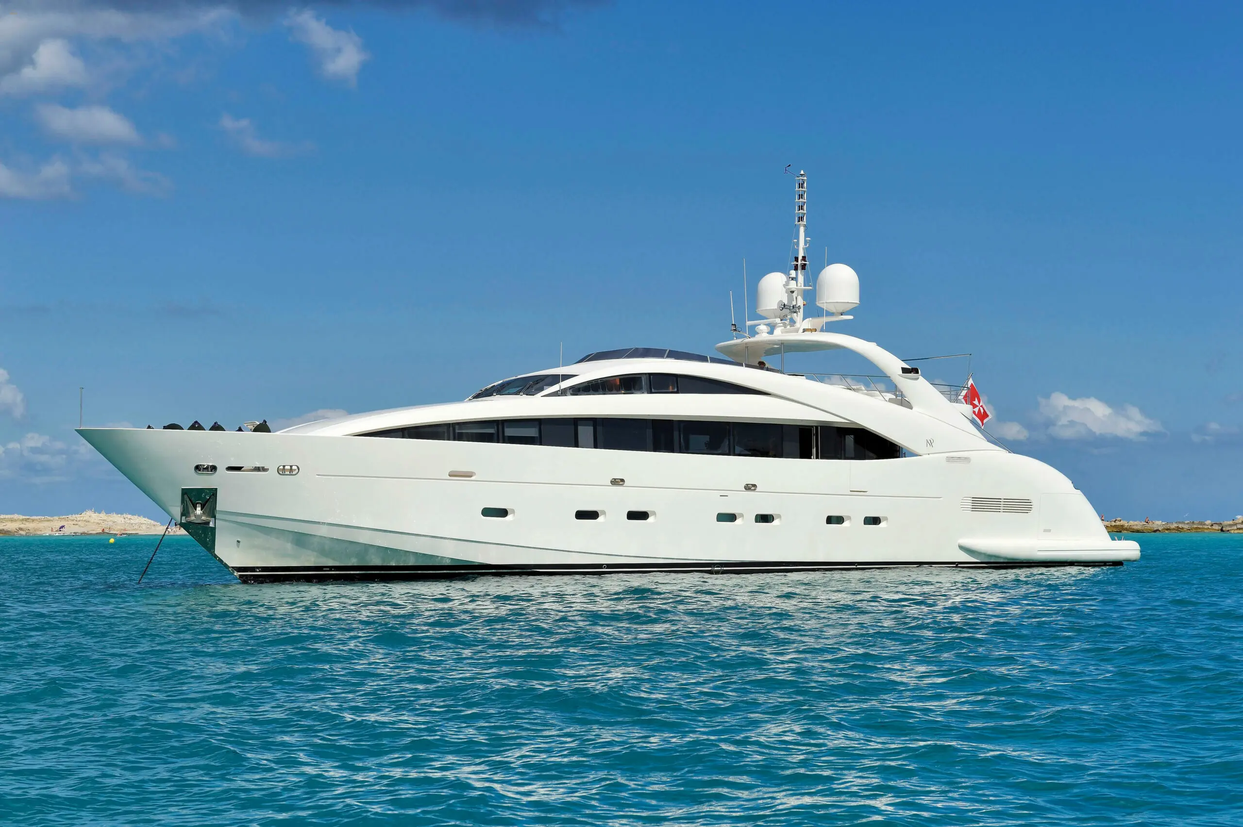 ISA-120-motor-yacht-WHISPERING-ANGEL-for-sale-Lengers-Yachts-8-scaled.jpg