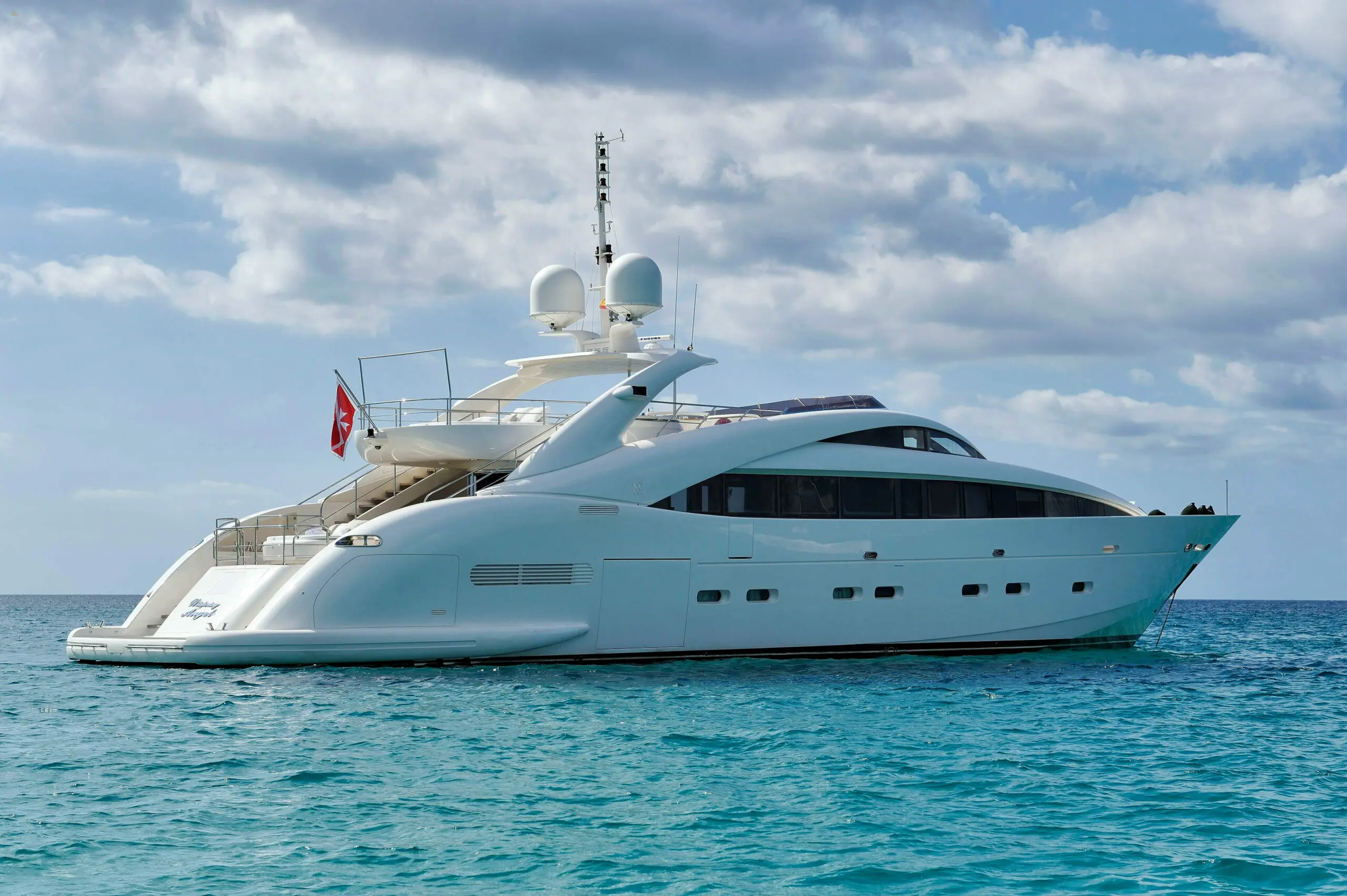 ISA-120-motor-yacht-WHISPERING-ANGEL-for-sale-Lengers-Yachts-10-scaled.jpg