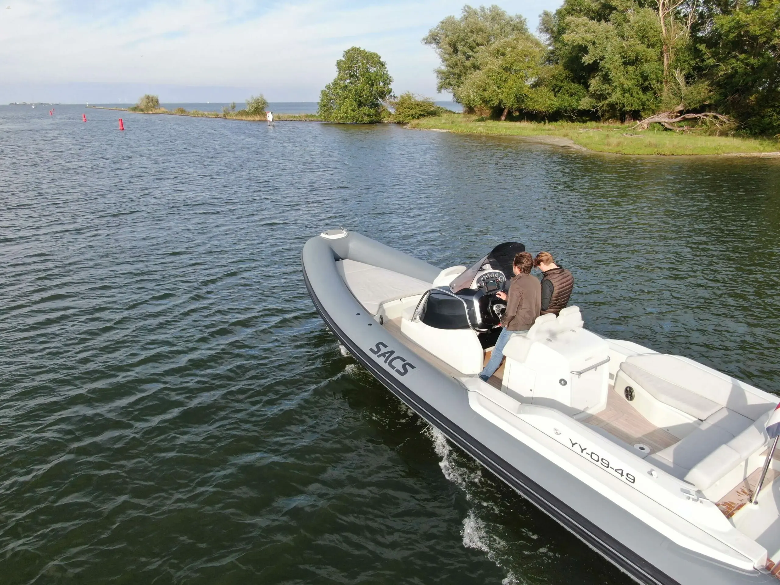 Sacs-strider-900-RIB-for-sale-exterior-image-Lengers-Yachts-05-scaled.jpg