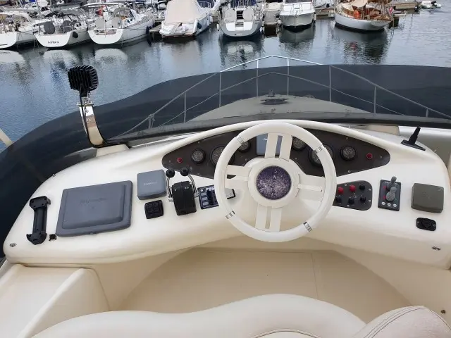 yachts-76262-M-211209MM01_3.webp