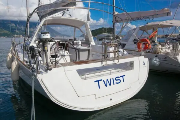 yachts-82890-OC45-4C-2T-Twist-FINE-010-0-600x400.webp