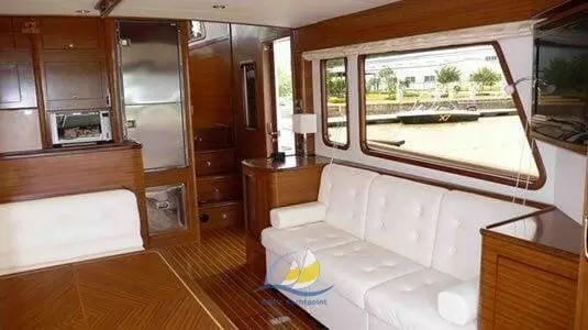 yachts-84400-40eb80a3-f7d8-43bb-a47e-18db40b0913c-2048.webp