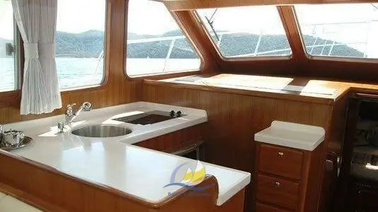 yachts-84408-95f65de2-419c-4def-87ce-aa48a343b83f-2048.webp