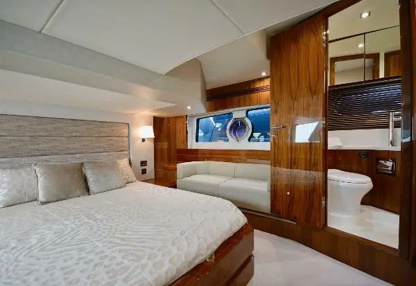 Sunseeker San Remo - Master Cabin