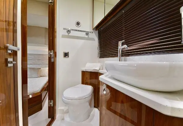 Sunseeker San Remo - En Suite